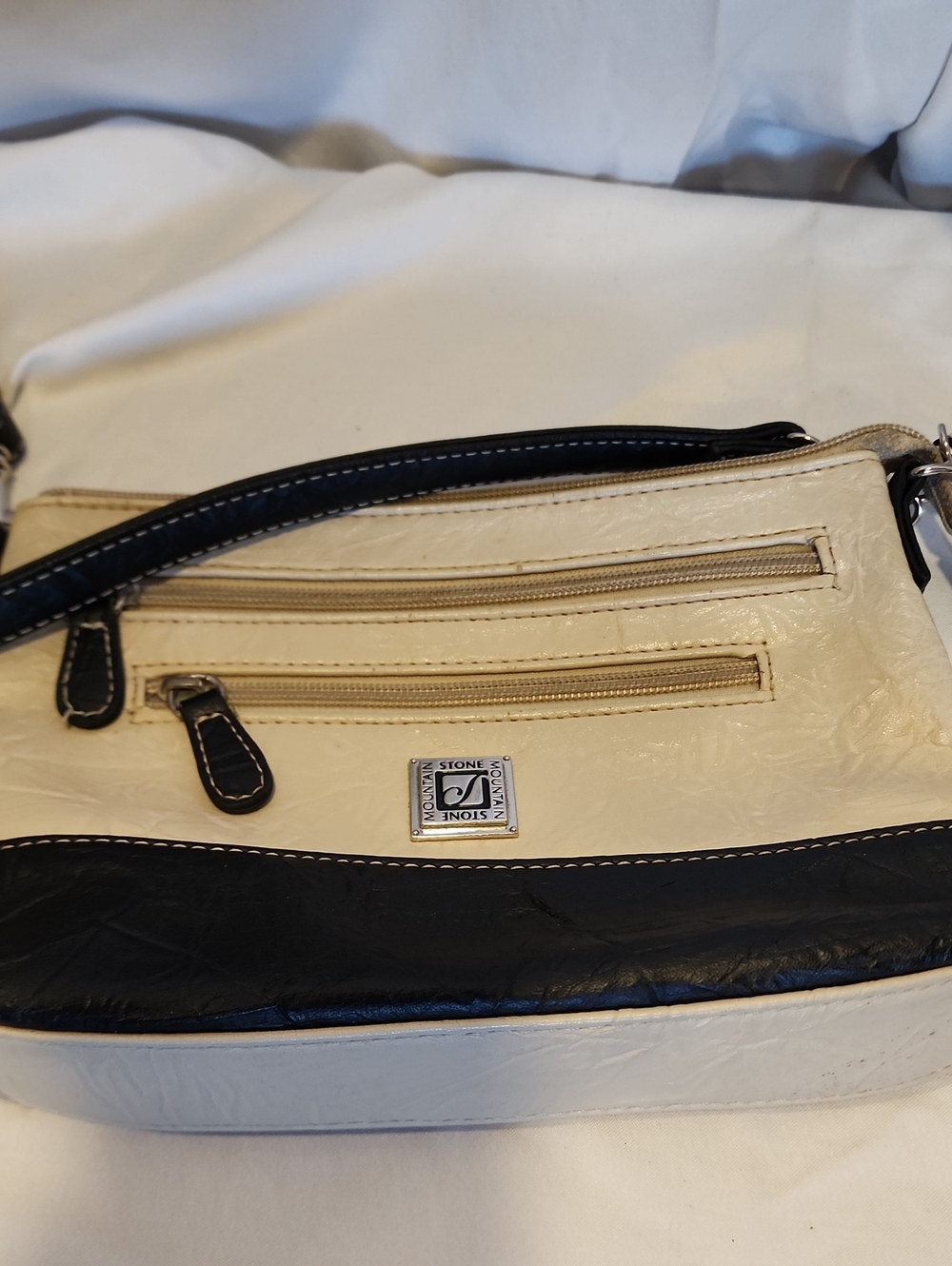 Stone Mountain Accessories Cream and Black Crossbody Purse/Clutch